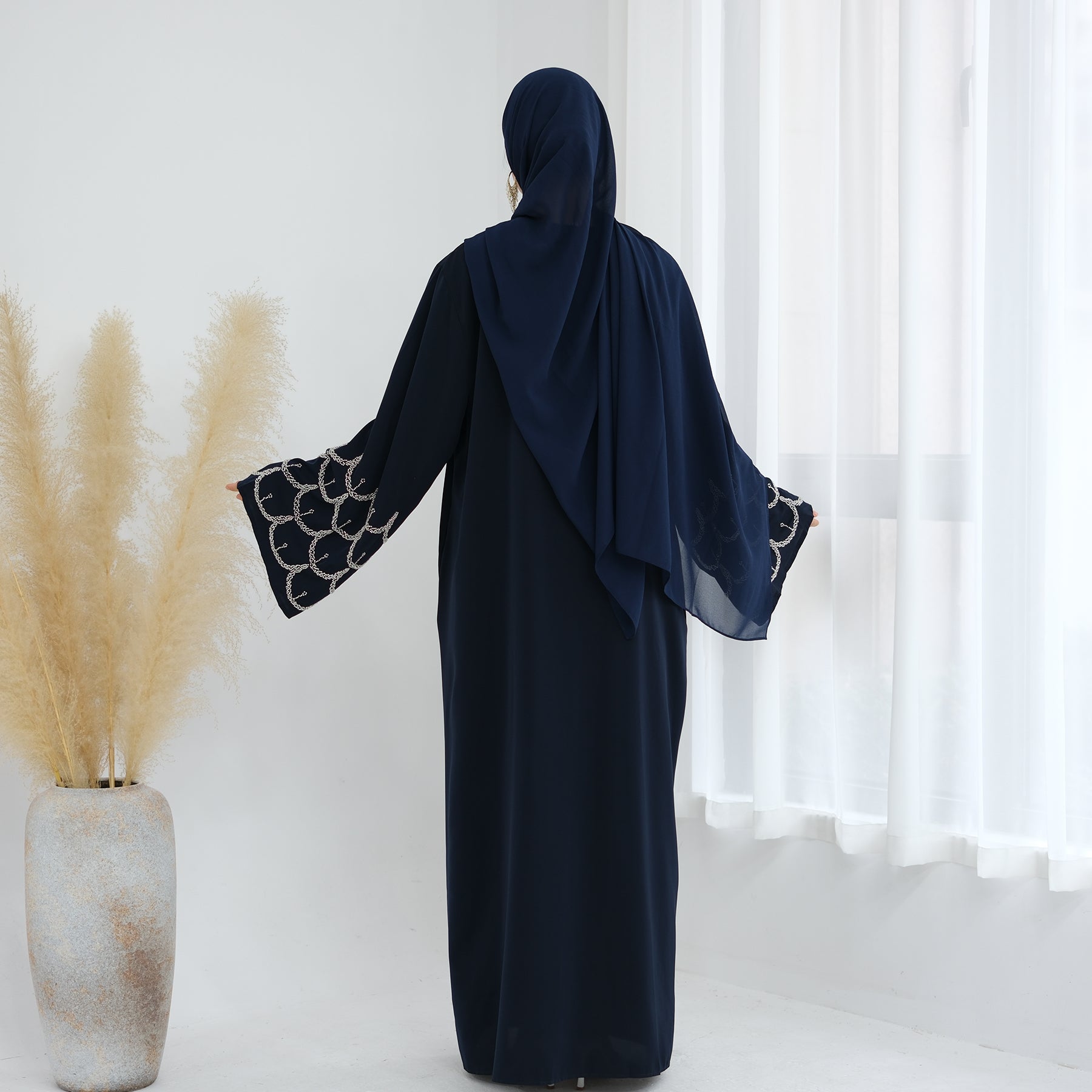 Farah Scallop Abaya