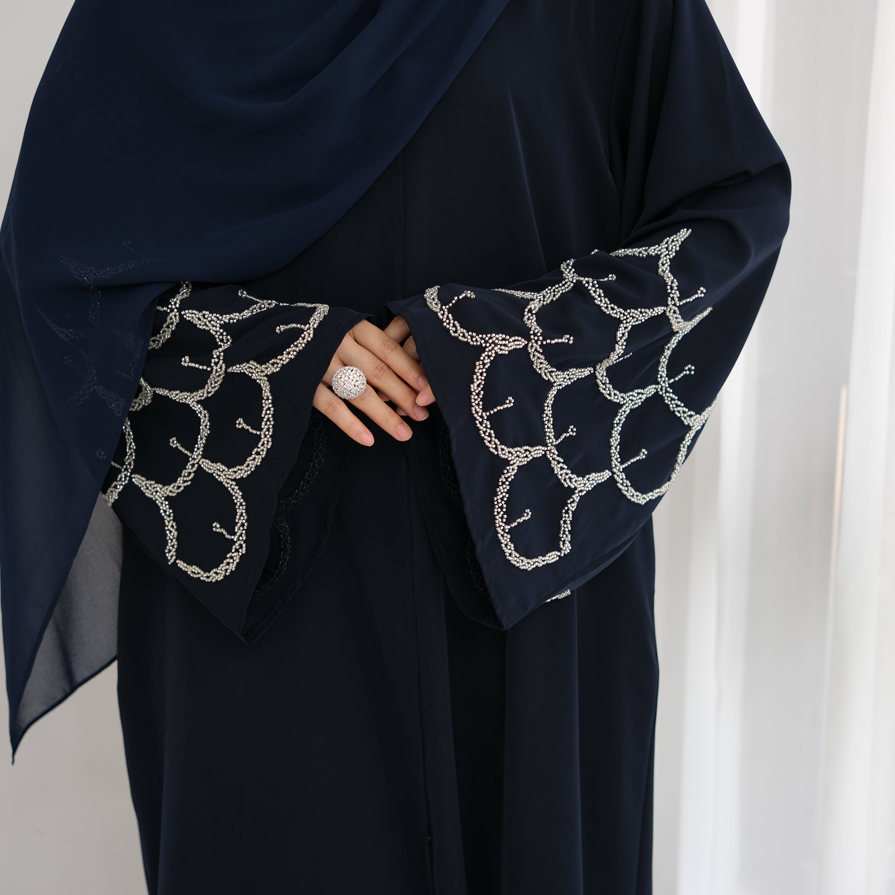 Farah Scallop Abaya