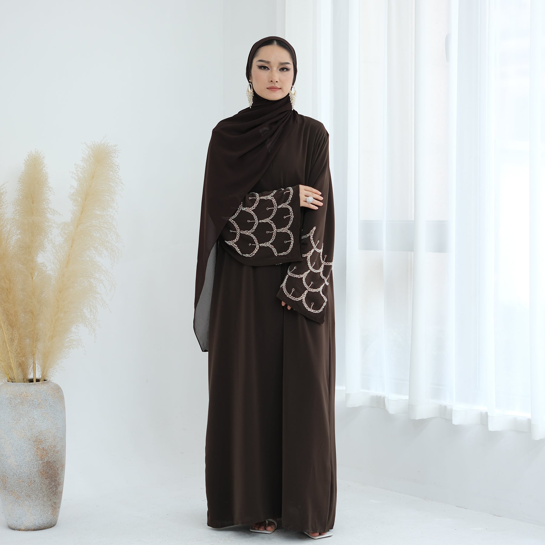 Farah Scallop Abaya
