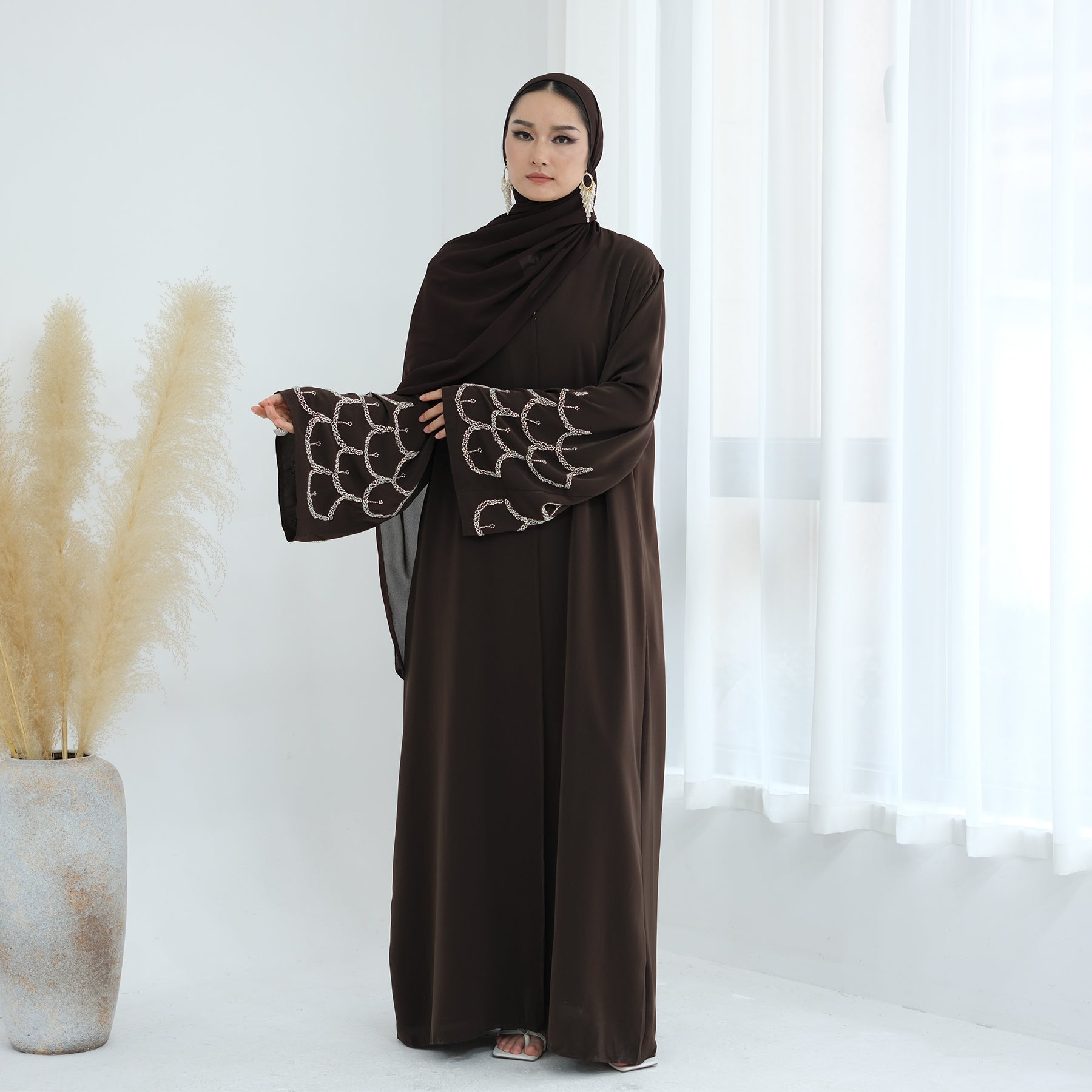 Farah Scallop Abaya