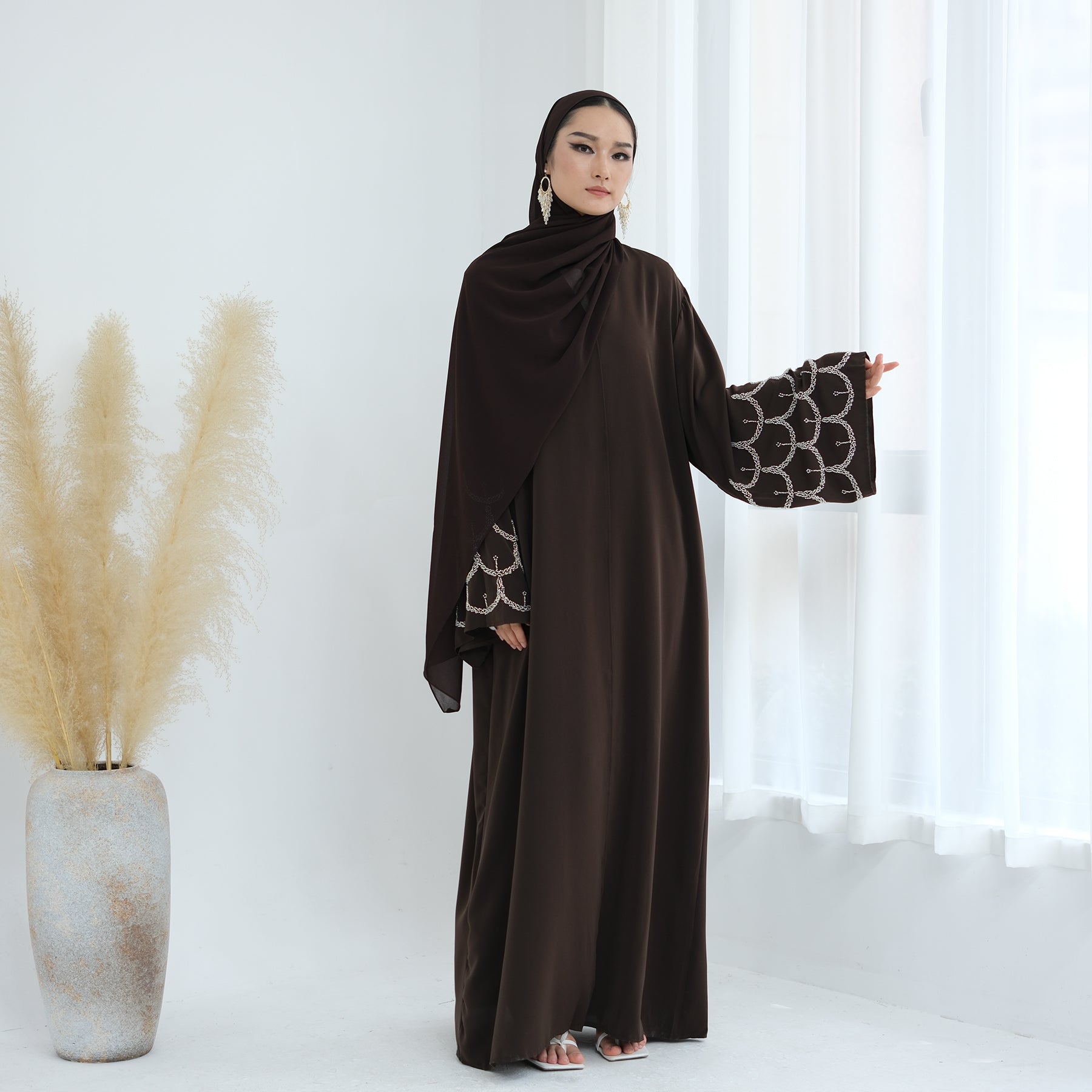 Farah Scallop Abaya