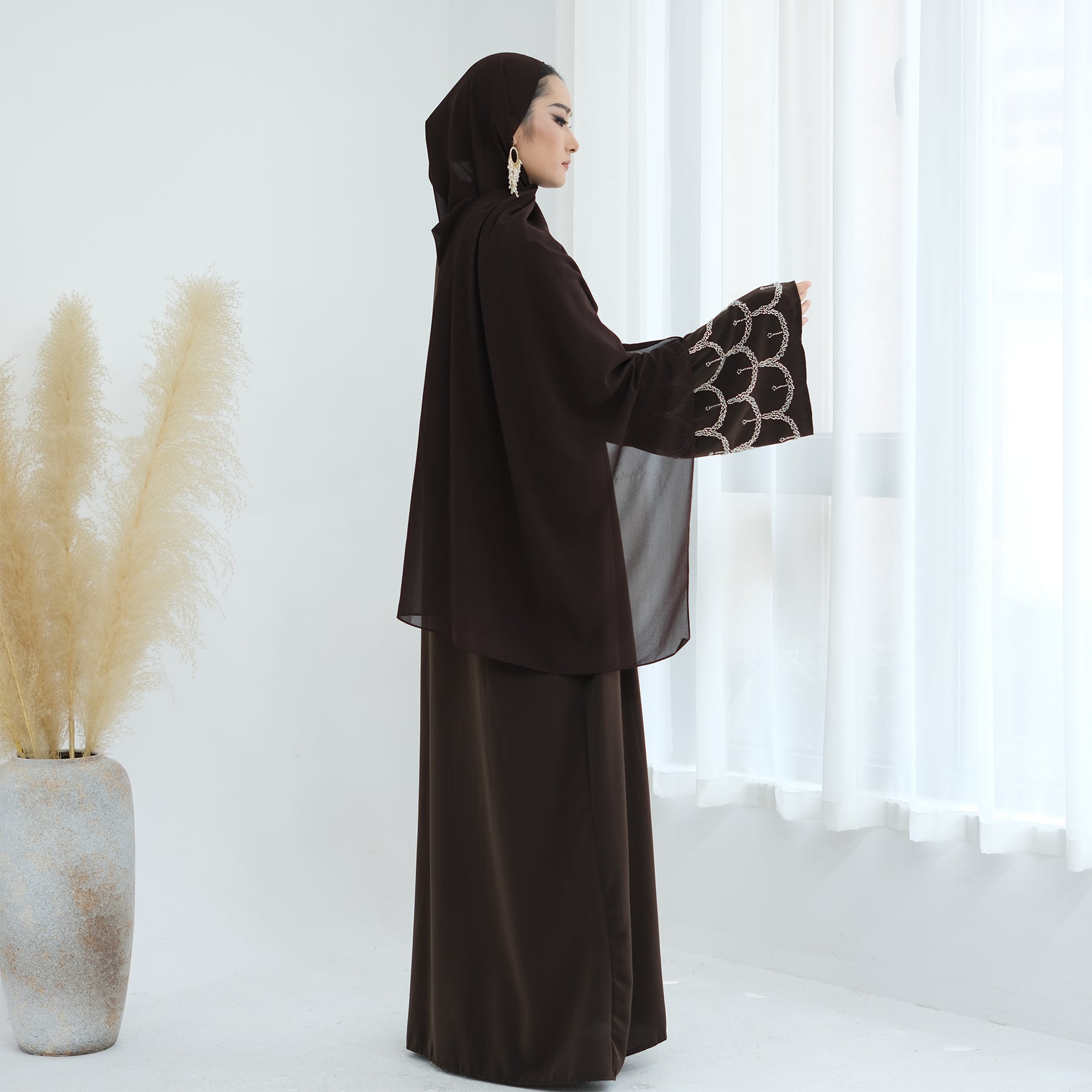 Farah Scallop Abaya
