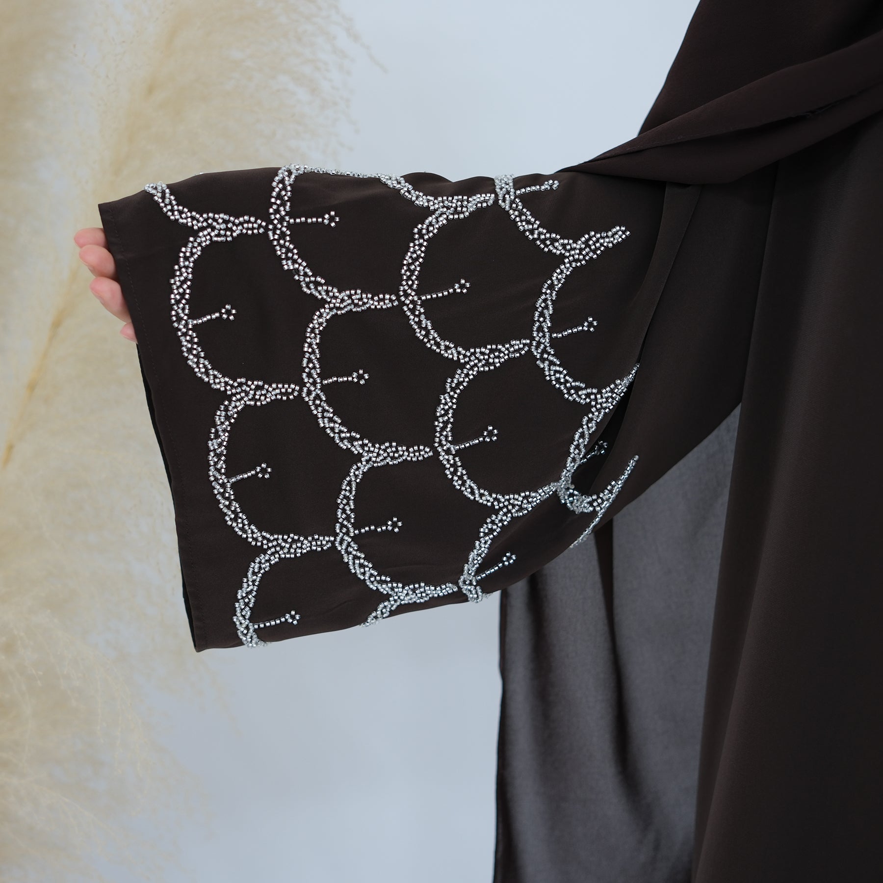 Farah Scallop Abaya