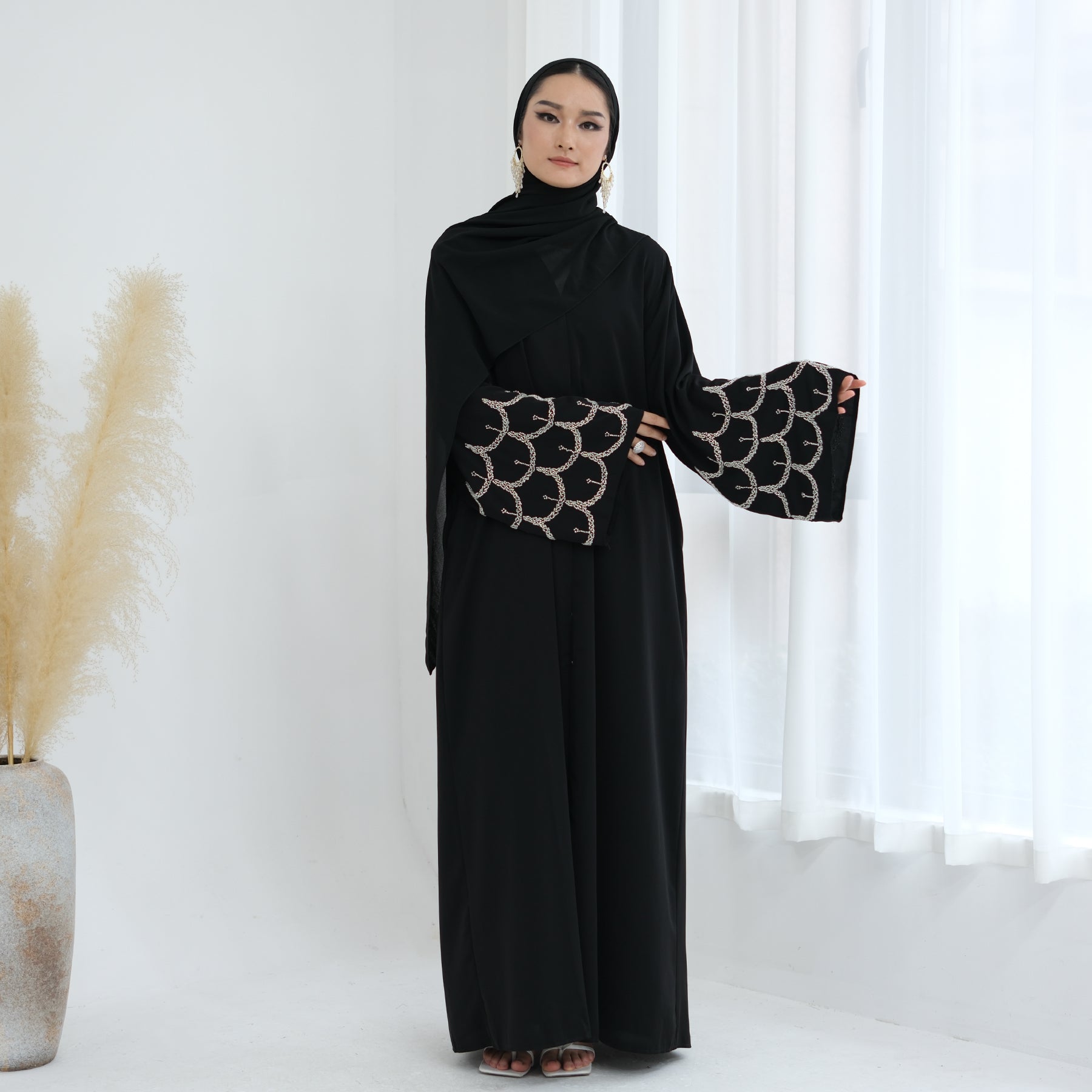 Farah Scallop Abaya