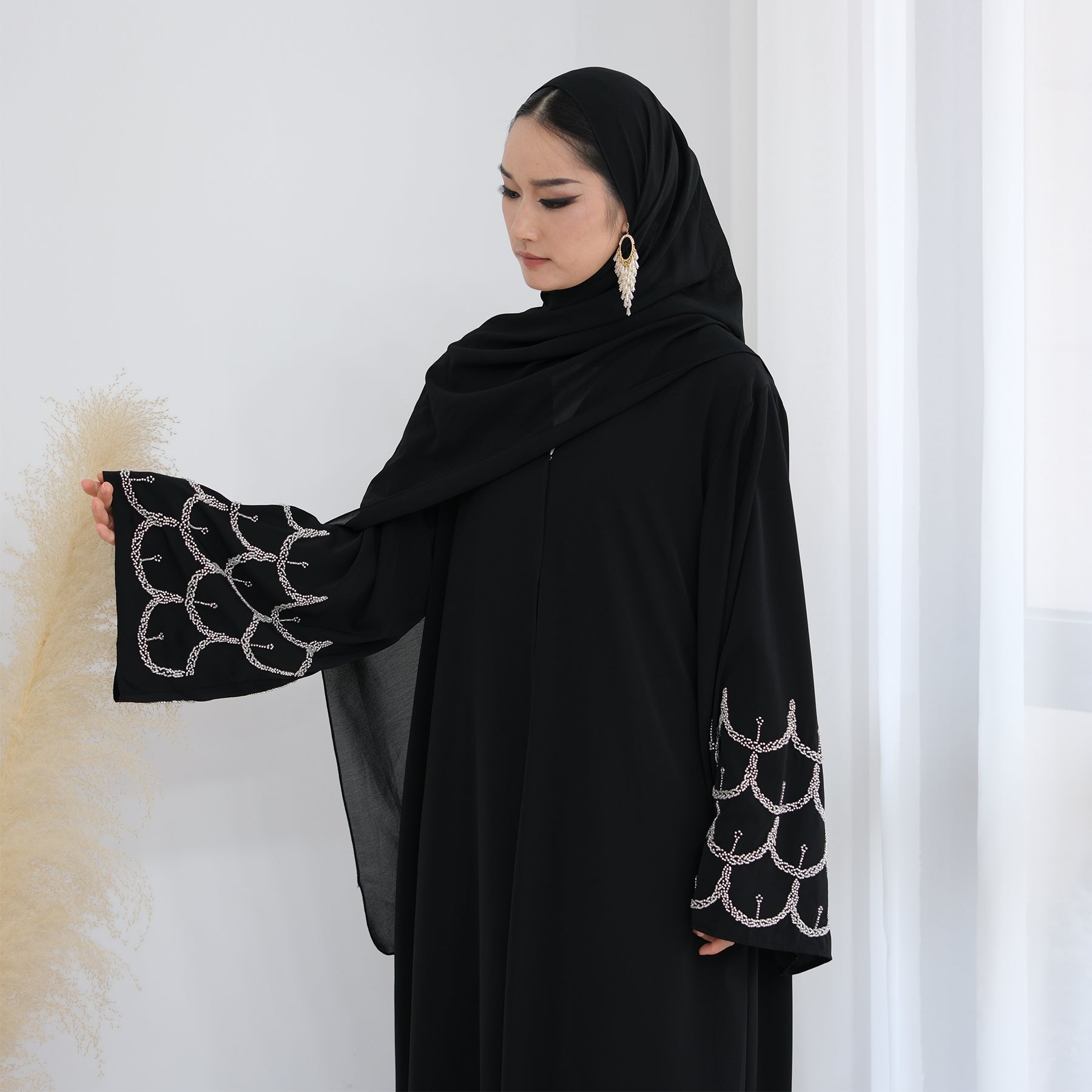 Farah Scallop Abaya